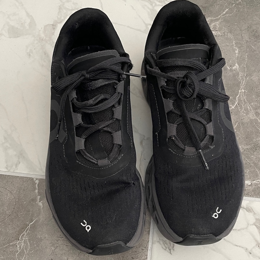 On Running Men’s Cloudnova Sneakers in Black and Gray - Picture 2 of 11